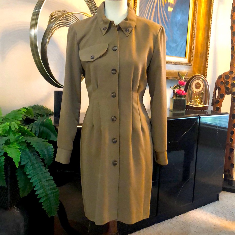 SZ 6 EXPO Light Brown Dress BUTTON UP CLOSURE